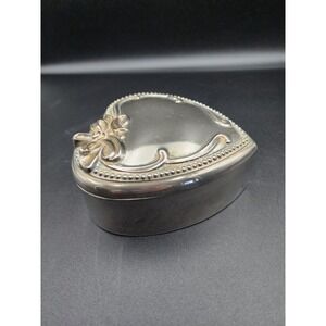 Vintage Silver-Plate Heart Shaped Jewelry Trinket Box with Lid W/ Flower Design‎